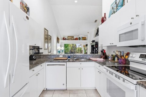 Condo in Sarasota, Florida, 2 bedrooms  № 2097142 - photo 5