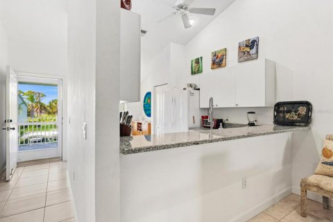 Condo in Sarasota, Florida, 2 bedrooms  № 2097142 - photo 4