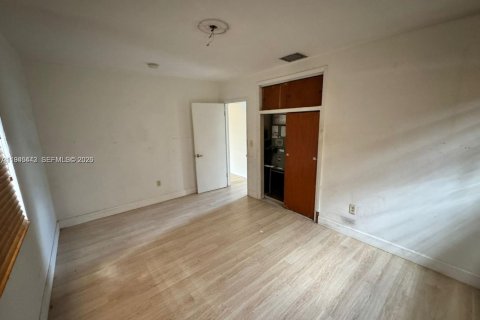 Casa en venta en Opa-locka, Florida, 4 dormitorios, 127.46 m2 № 2001834 - foto 22