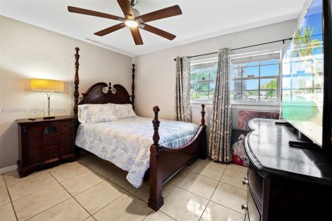 Casa en venta en Plantation, Florida, 3 dormitorios, 130.81 m2 № 2066052 - foto 15