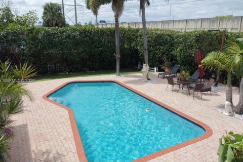 Casa en venta en Plantation, Florida, 3 dormitorios, 130.81 m2 № 2066052 - foto 24