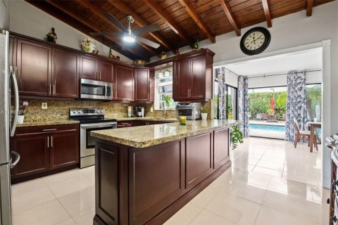 Casa en venta en Plantation, Florida, 3 dormitorios, 130.81 m2 № 2066052 - foto 7