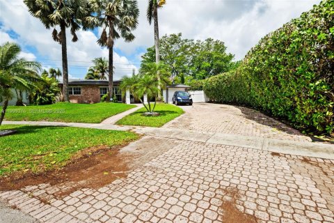 Casa en venta en Plantation, Florida, 3 dormitorios, 130.81 m2 № 2066052 - foto 3