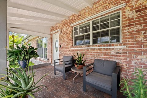 Casa en venta en Plantation, Florida, 3 dormitorios, 130.81 m2 № 2066052 - foto 4