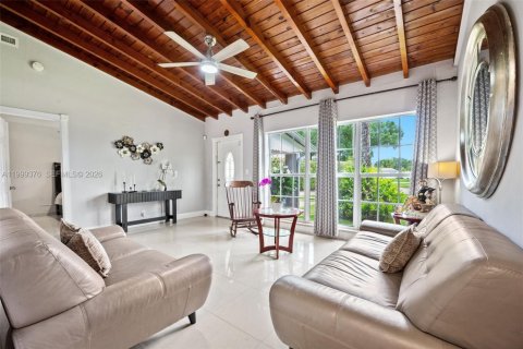 Casa en venta en Plantation, Florida, 3 dormitorios, 130.81 m2 № 2066052 - foto 5