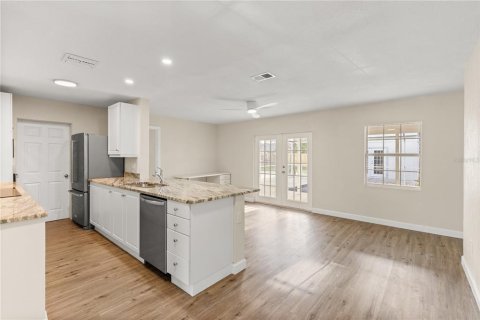 Casa en venta en Port Charlotte, Florida, 3 dormitorios, 120.59 m2 № 1609222 - foto 11