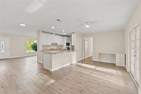 Casa en venta en Port Charlotte, Florida, 3 dormitorios, 120.59 m2 № 1609222 - foto 6