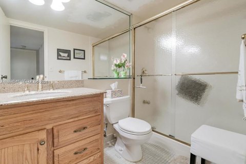 Condominio en venta en Hallandale Beach, Florida, 1 dormitorio, 85.01 m2 № 2045497 - foto 16