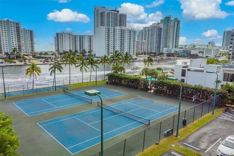 Condominio en venta en Hallandale Beach, Florida, 1 dormitorio, 85.01 m2 № 2045497 - foto 6