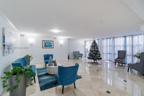 Condominio en venta en Hallandale Beach, Florida, 1 dormitorio, 85.01 m2 № 2045497 - foto 7