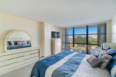 Condominio en venta en Hallandale Beach, Florida, 1 dormitorio, 85.01 m2 № 2045497 - foto 14