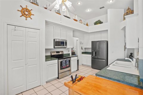 House in Lake Mary, Florida 3 bedrooms, 191.1 sq.m. № 1761114 - photo 14