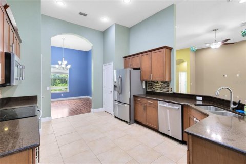 Снять в аренду виллу или дом в Овьедо, Флорида 3 комнаты, 278.8м2, № 1905601 - фото 4