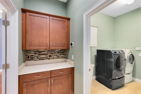 Снять в аренду виллу или дом в Овьедо, Флорида 3 комнаты, 278.8м2, № 1905601 - фото 22