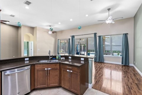 Снять в аренду виллу или дом в Овьедо, Флорида 3 комнаты, 278.8м2, № 1905601 - фото 6