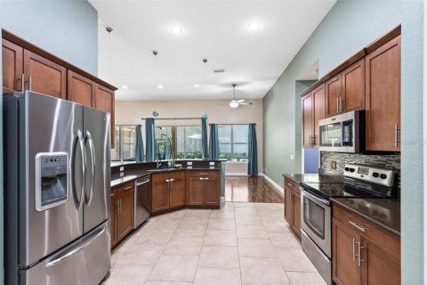 Снять в аренду виллу или дом в Овьедо, Флорида 3 комнаты, 278.8м2, № 1905601 - фото 3