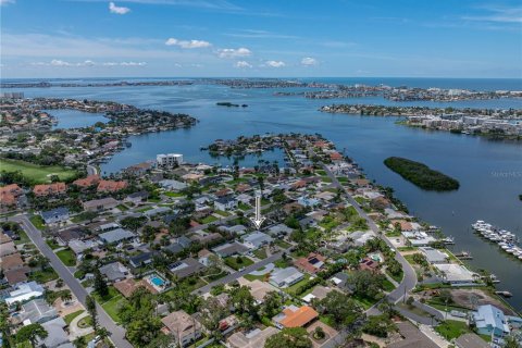 Casa en venta en Saint Petersburg, Florida, 3 dormitorios, 194.07 m2 № 2220932 - foto 3