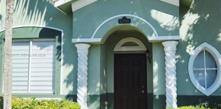 Adosado en Homestead, Florida 3 dormitorios № 1998166