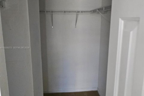 Adosado en alquiler en Homestead, Florida, 3 dormitorios № 1998166 - foto 16
