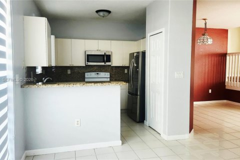 Adosado en alquiler en Homestead, Florida, 3 dormitorios № 1998166 - foto 2