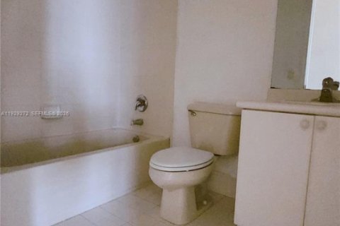 Adosado en alquiler en Homestead, Florida, 3 dormitorios № 1998166 - foto 13