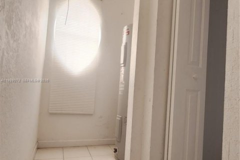 Adosado en alquiler en Homestead, Florida, 3 dormitorios № 1998166 - foto 29