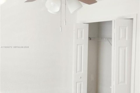 Adosado en alquiler en Homestead, Florida, 3 dormitorios № 1998166 - foto 11