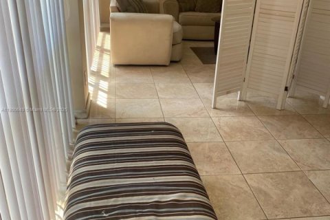 Copropriété à vendre à Hallandale Beach, Floride: 1 chambre, 99.87 m2 № 2091314 - photo 29