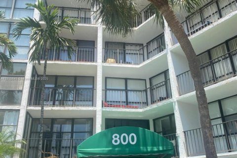 Condo à Hallandale Beach, Floride, 1 chambre  № 2091314