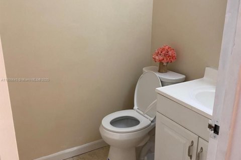 Copropriété à vendre à Hallandale Beach, Floride: 1 chambre, 99.87 m2 № 2091314 - photo 11