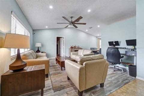 Casa en venta en Spring Hill, Florida, 3 dormitorios, 168.52 m2 № 2135102 - foto 2