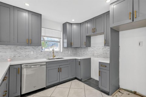 Casa en venta en Hollywood, Florida, 3 dormitorios, 147.25 m2 № 1974319 - foto 21