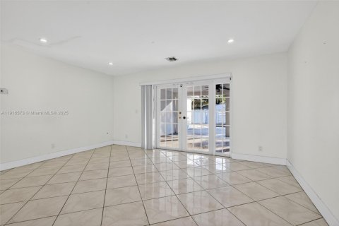 Casa en venta en Hollywood, Florida, 3 dormitorios, 147.25 m2 № 1974319 - foto 10