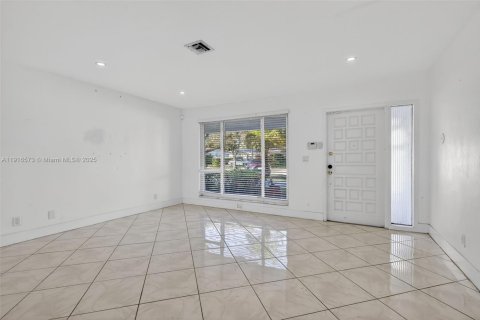 Casa en venta en Hollywood, Florida, 3 dormitorios, 147.25 m2 № 1974319 - foto 8