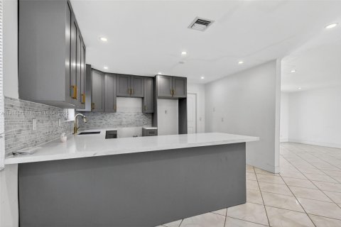 Casa en venta en Hollywood, Florida, 3 dormitorios, 147.25 m2 № 1974319 - foto 18