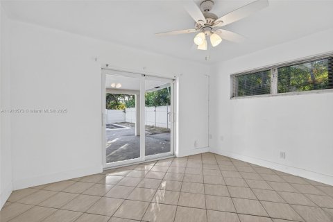 Casa en venta en Hollywood, Florida, 3 dormitorios, 147.25 m2 № 1974319 - foto 15