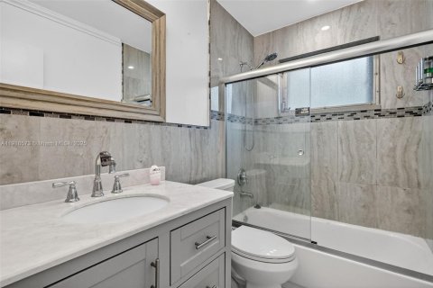 Casa en venta en Hollywood, Florida, 3 dormitorios, 147.25 m2 № 1974319 - foto 13