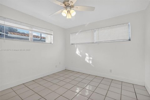 Casa en venta en Hollywood, Florida, 3 dormitorios, 147.25 m2 № 1974319 - foto 11