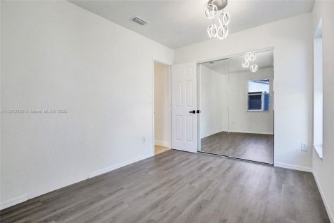 Villa ou maison à vendre à Davie, Floride: 4 chambres, 222.97 m2 № 1974275 - photo 11