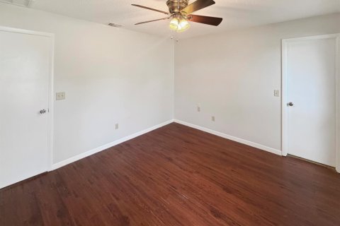 House in Port St. Lucie, Florida 3 bedrooms, 133.41 sq.m. № 2191974 - photo 11