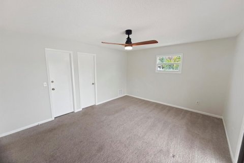 House in Port St. Lucie, Florida 3 bedrooms, 133.41 sq.m. № 2191974 - photo 15