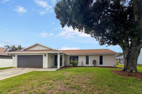 House in Port St. Lucie, Florida 3 bedrooms, 133.41 sq.m. № 2191974 - photo 29