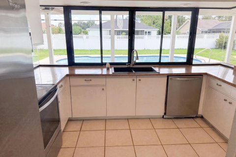 House in Port St. Lucie, Florida 3 bedrooms, 133.41 sq.m. № 2191974 - photo 25