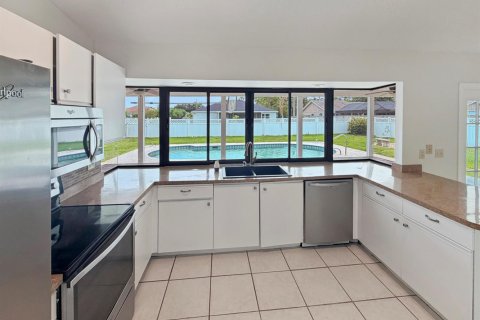 House in Port St. Lucie, Florida 3 bedrooms, 133.41 sq.m. № 2191974 - photo 23