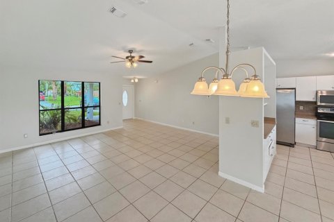 House in Port St. Lucie, Florida 3 bedrooms, 133.41 sq.m. № 2191974 - photo 21