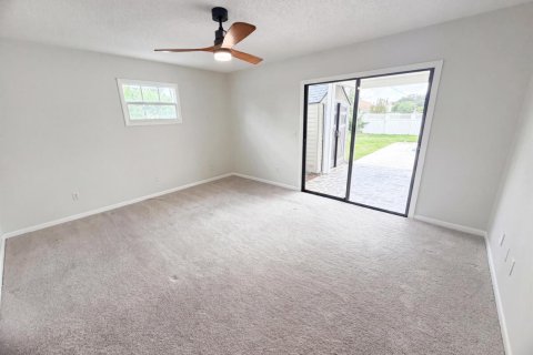 House in Port St. Lucie, Florida 3 bedrooms, 133.41 sq.m. № 2191974 - photo 6