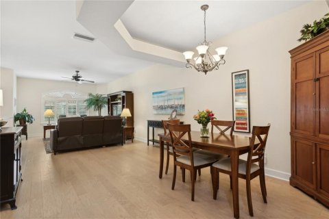 Townhouse in Gulfport, Florida 3 bedrooms, 216.65 sq.m. № 1615038 - photo 5