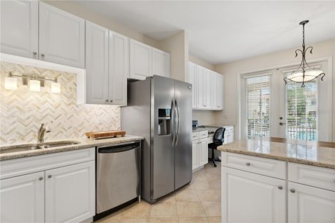 Townhouse in Gulfport, Florida 3 bedrooms, 216.65 sq.m. № 1615038 - photo 14