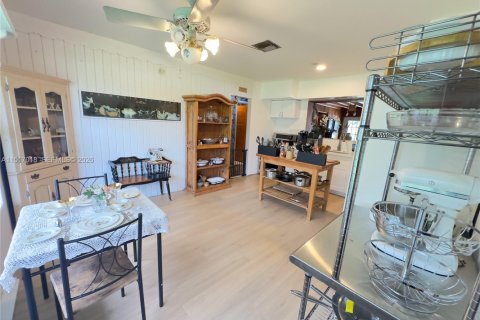 House in Southwest Ranches, Florida 7 bedrooms, 512.36 sq.m. № 2028154 - photo 19