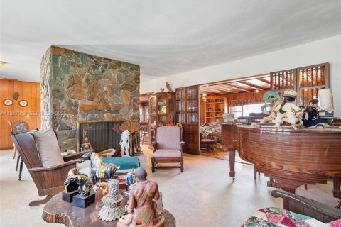 House in Southwest Ranches, Florida 7 bedrooms, 512.36 sq.m. № 2028154 - photo 10